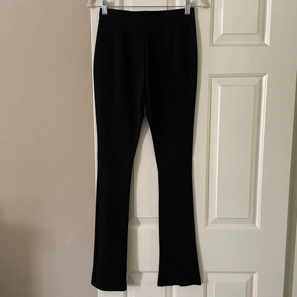 NWOT A Love Like You Women’s Split Leggings. Size Medium.